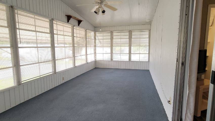 104 Baywood Drive a Dundee, FL Mobile or Manufactured Home for Sale